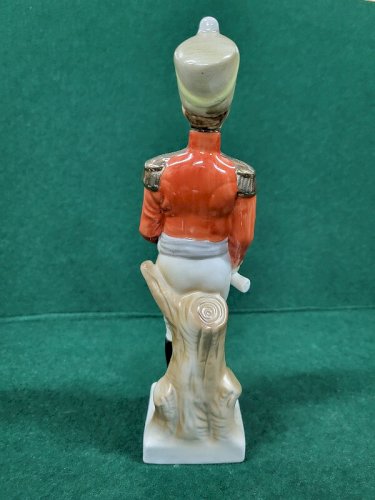 STATUE FIGURINE EN PORCELAINE OFFICIER DE HUSSARDS REF CHAR