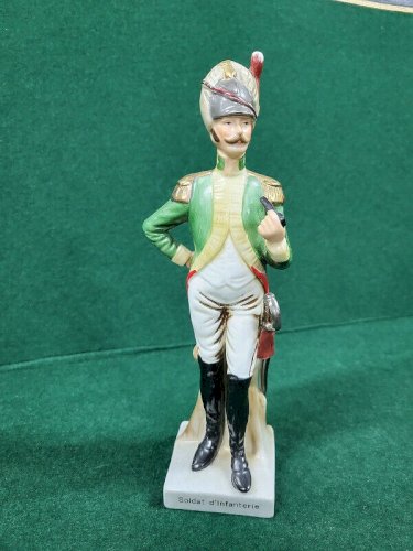 STATUE FIGURINE EN PORCELAINE SOLDAT D'INFANTERIE REF CHAR