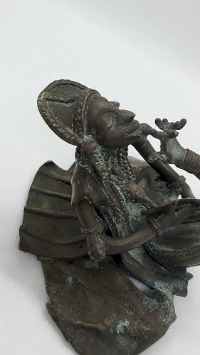 STATUE MUSICIEN EN BRONZE AFRICAIN N°4