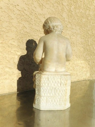 STATUE SCULPTURE EN ALBATRE "ENFANT DESSINANT" D'APRES CHARLES GABRIEL SAUVAGE