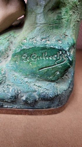 STATUE SCULPTURE EN TERRE CUITE LA DAME JOUANT DE LA MANDOLINE JOSEPH LE GULUCHE