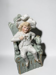 Statuette ancienne en biscuit de porcelaine 
