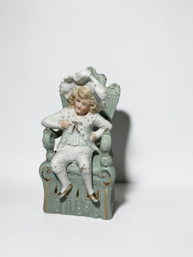 Statuette ancienne en biscuit de porcelaine 