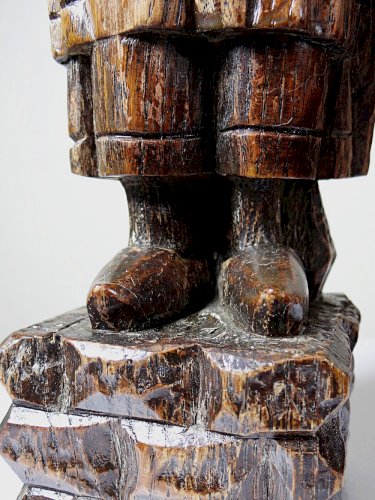 Statuette ancienne en bois sculpté femme bretonne en habit traditionnel