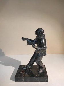 Ancient statuette Pierrot Juggler Art Deco black marble