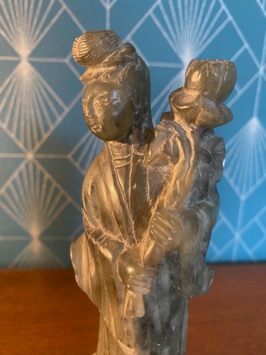 Statuette Chinoise ancienne, sujet en pierre dure verte. Japon, Chine, Asie.