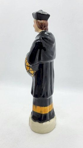 STATUETTE DE SAINT YVES EN FAÏENCE QUIMPER