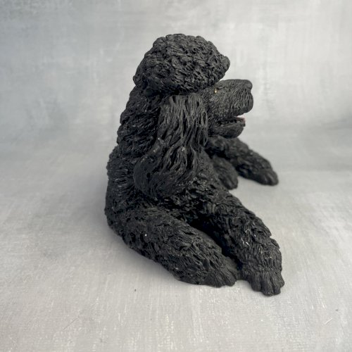 Statuette figurine animal chien caniche noir résine hand painted made in Italy