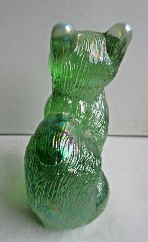 Statuette, figurine, Chat assis sur son derrière, en pâte de verre verte irisée