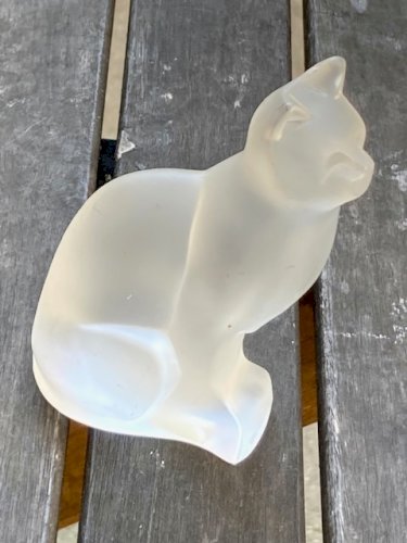 Statuette / Figurine de chat en cristal de Sèvres givré