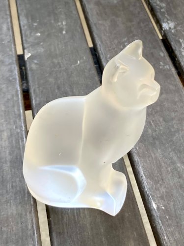 Statuette / Figurine de chat en cristal de Sèvres givré