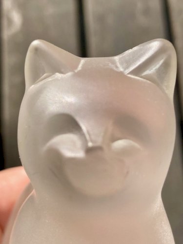 Statuette / Figurine de chat en cristal de Sèvres givré