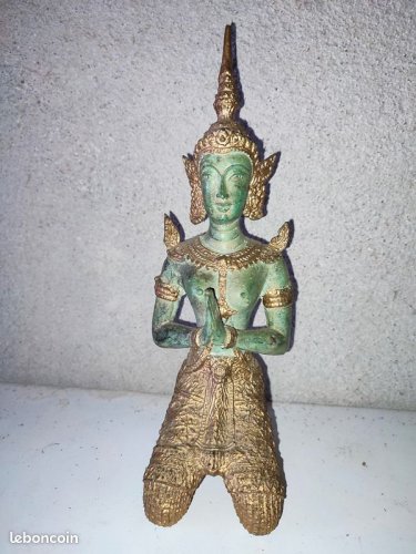 Statuette garde du temple en bronze dorigine thaïlandaise Thepanom en bon etat (made in chiner)