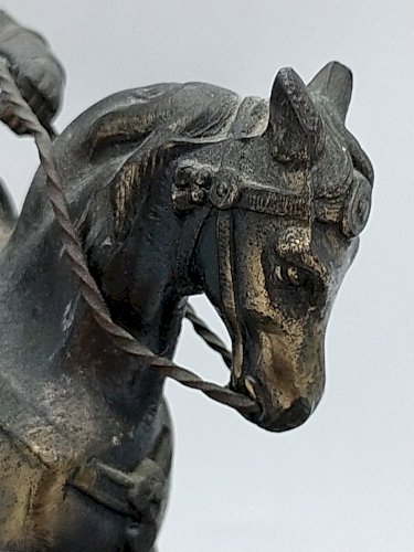 Statuette Jehanne d 'Arc en régule .