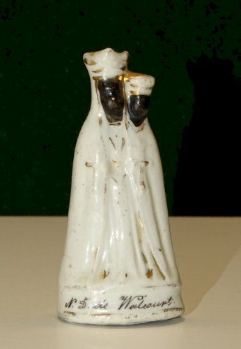 -STATUETTE PORCELAINE de PARIS? NOTRE DAME de WALCOURT ETOUFFOIR BOUGIE   D