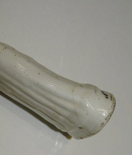 -STATUETTE PORCELAINE de PARIS? NOTRE DAME de WALCOURT ETOUFFOIR BOUGIE   D