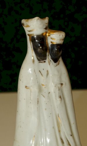 -STATUETTE PORCELAINE de PARIS? NOTRE DAME de WALCOURT ETOUFFOIR BOUGIE   D