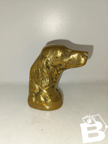 Statuette presse papier / cale livre tête de chien de chasse bronze ou laiton en bon etat