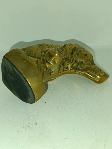 Statuette presse papier / cale livre tête de chien de chasse bronze ou laiton en bon etat