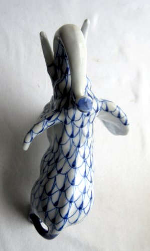 Statuette sculpture céramique ELEPHANT Art Déco, écailles bleues sur fond blanc