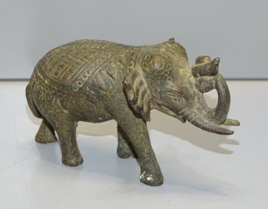 -STATUETTE SUBJECT ELEPHANT BRASS GREY PATINA ORIGIN INDIA ASIA COLLECTION