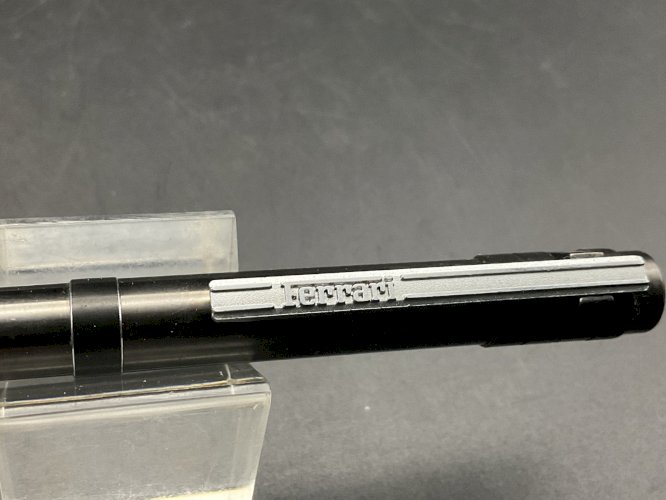 STYLO à rouleaux formule 1 FERRARI .