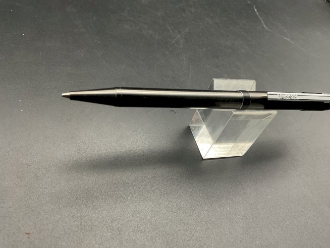 STYLO à rouleaux formule 1 FERRARI .