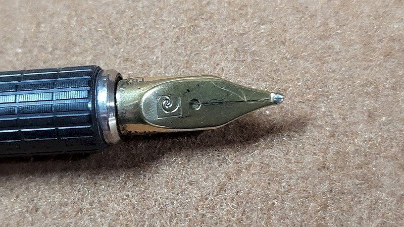 STYLO PLUME PIERRE CARDIN EN ARGENT 925 MILLIEMES