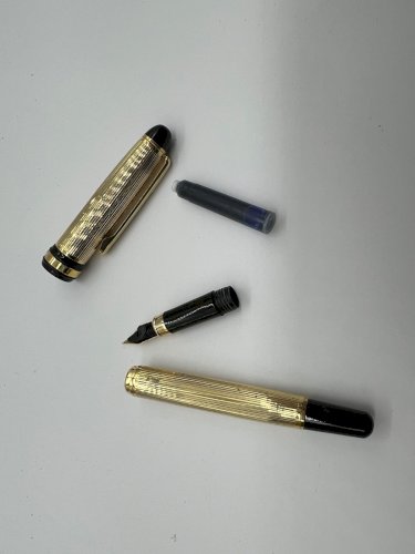 Stylo plume vintage Iridium Point Germany plaqué or style Montblanc