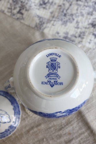 Sucrier ancien en faïence de Lunéville