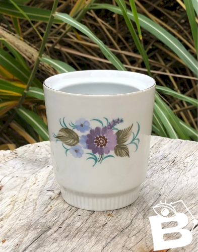 Sucrier ancien ou pot en porcelaine Colditz motifs fleurs violettes