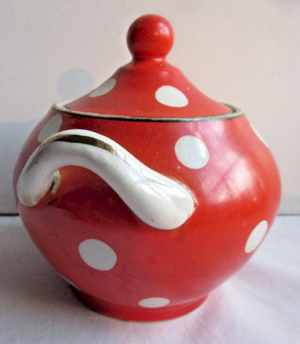 Sucrier en céramique rouge à pois blancs: Confettis de Sarreguemines Digoin