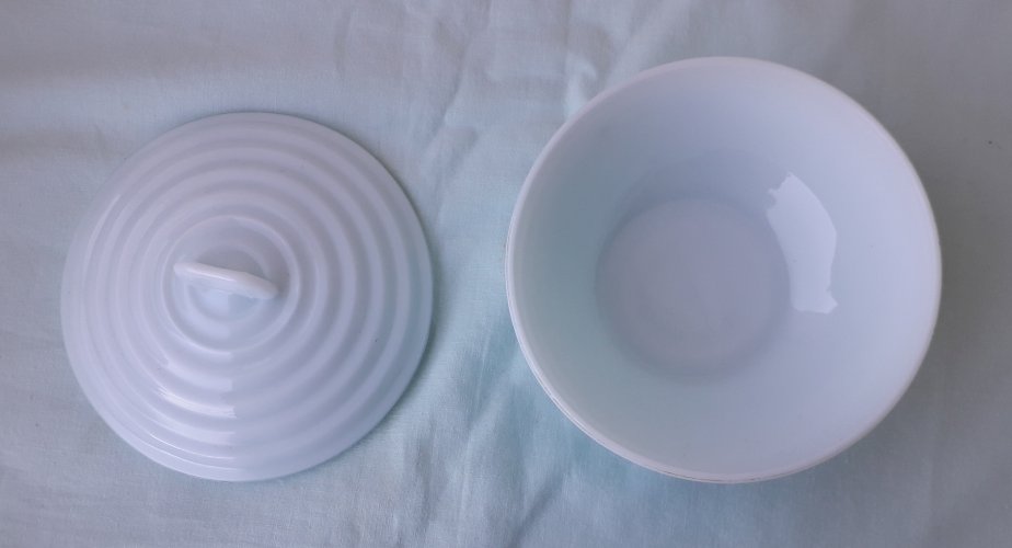 Sucrier en opaline