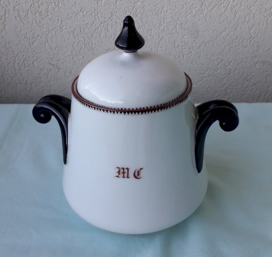 Sucrier en porcelaine