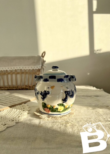 Sucrier ou bonbonnière vintage en porcelaine motif oies barbotine cottage core