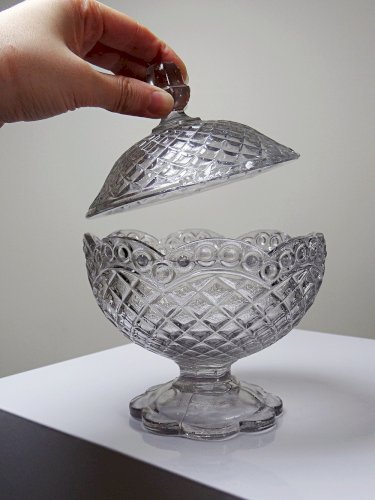 Sucrier ou drageoir verre moulé pressé ancien
