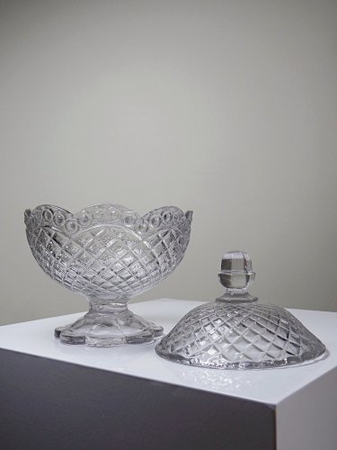 Sucrier ou drageoir verre moulé pressé ancien