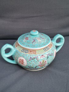 Chinese porcelain sugar bowl