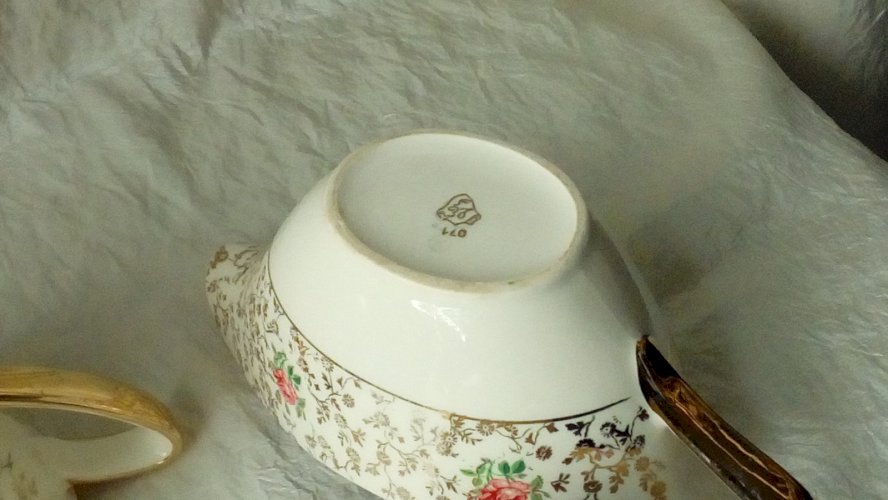 SUCRIER SAUCIERE POT A LAT EN FAIENCE VILLEROY BOCH METTLACH FRANCE-SAAR*