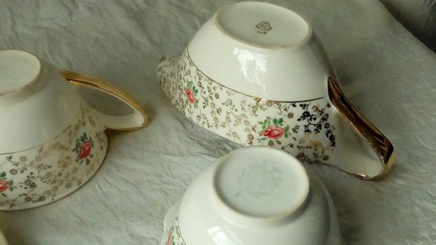 SUCRIER SAUCIERE POT A LAT EN FAIENCE VILLEROY BOCH METTLACH FRANCE-SAAR*