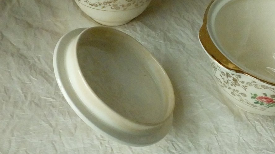 SUCRIER SAUCIERE POT A LAT EN FAIENCE VILLEROY BOCH METTLACH FRANCE-SAAR*