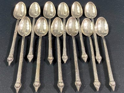 Suite de 12 petites cuillères en argent massif à bec d'oiseau Indochine Vietnam