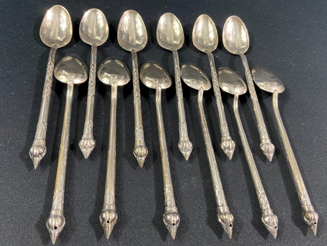 Suite de 12 petites cuillères en argent massif à bec d'oiseau Indochine Vietnam