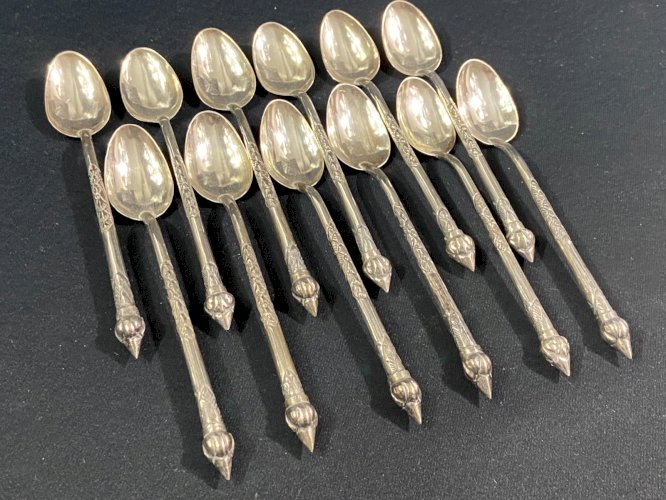 Suite de 12 petites cuillères en argent massif à bec d'oiseau Indochine Vietnam