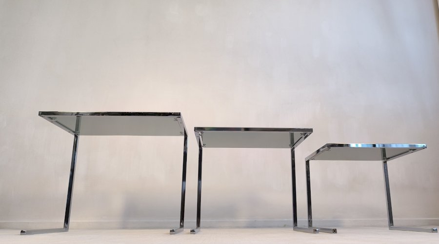 ?✨ Suite de 3 tables gigognes vintage chrome et verre fumé, style Roche Bobois / Guy Lefèvre – 1970’s ✨?