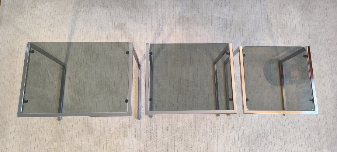 ?✨ Suite de 3 tables gigognes vintage chrome et verre fumé, style Roche Bobois / Guy Lefèvre – 1970’s ✨?