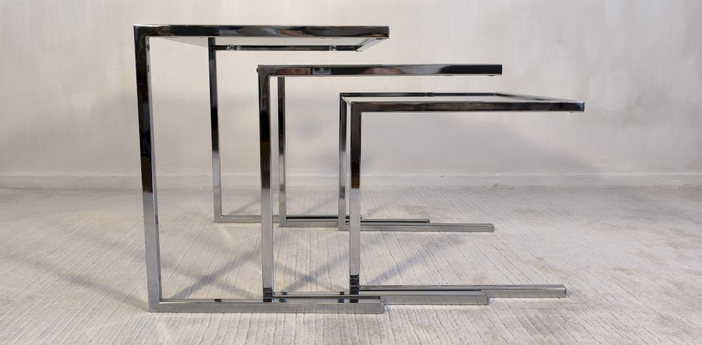 ?✨ Suite de 3 tables gigognes vintage chrome et verre fumé, style Roche Bobois / Guy Lefèvre – 1970’s ✨?