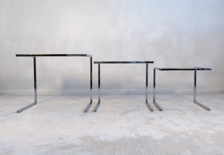 ?✨ Suite de 3 tables gigognes vintage chrome et verre fumé, style Roche Bobois / Guy Lefèvre – 1970’s ✨?