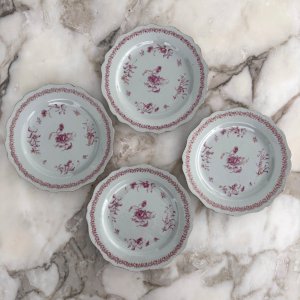 Suite de 4 assiettes en porcelaine Compagnie des Indes XVIIIe M4024