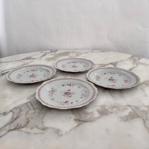 Suite de 4 assiettes en porcelaine Compagnie des Indes XVIIIe M4024